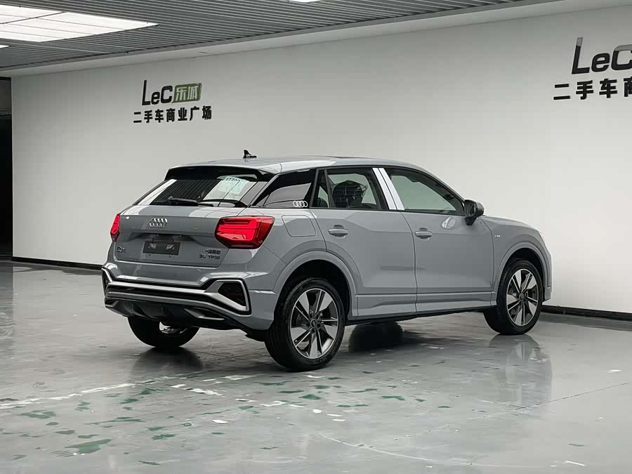 Audi Q2L 2025