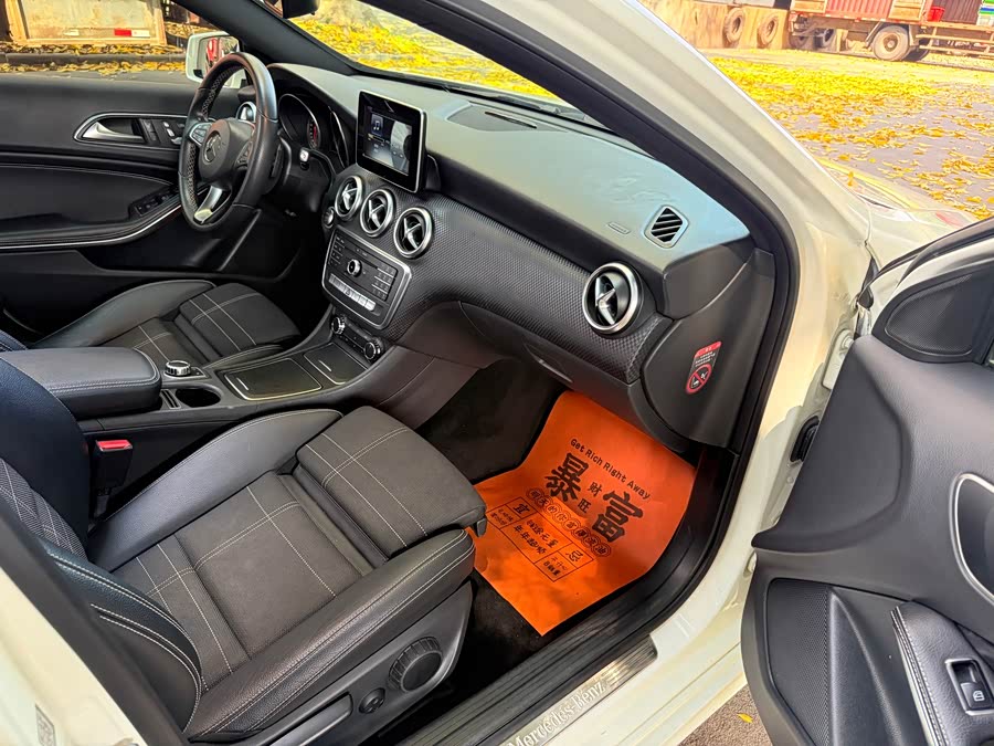 Mercedes-Benz A-Class 2017 — фото 11
