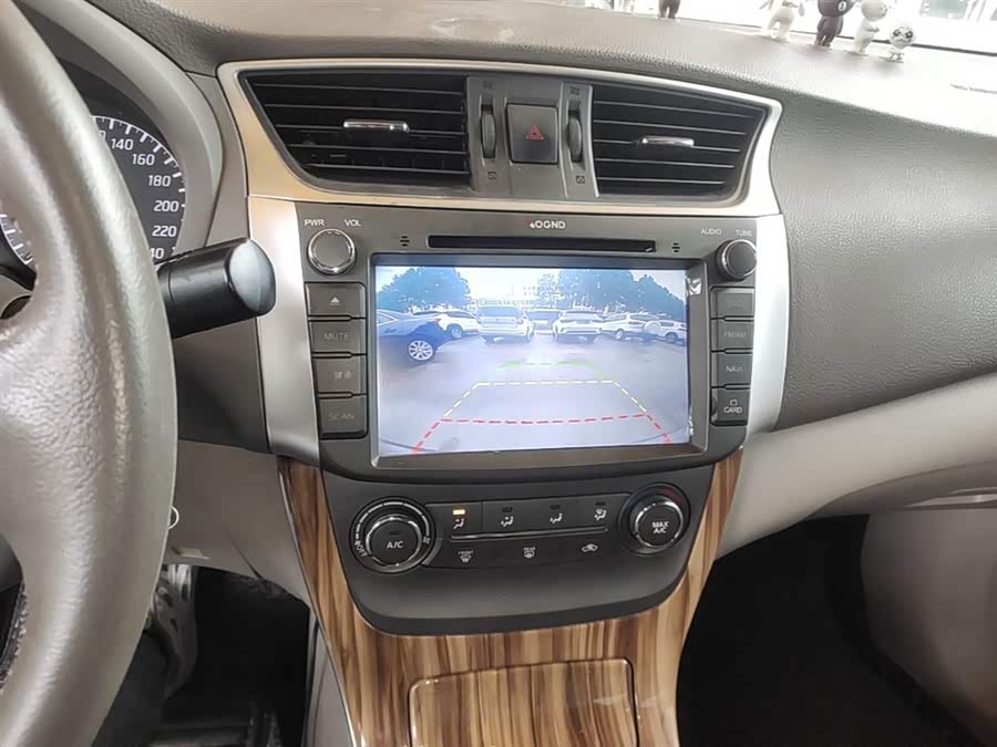 Nissan Sylphy 2014 — фото 13