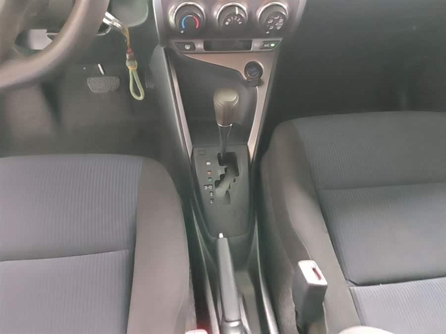 Toyota Yaris L 2014 — фото 14