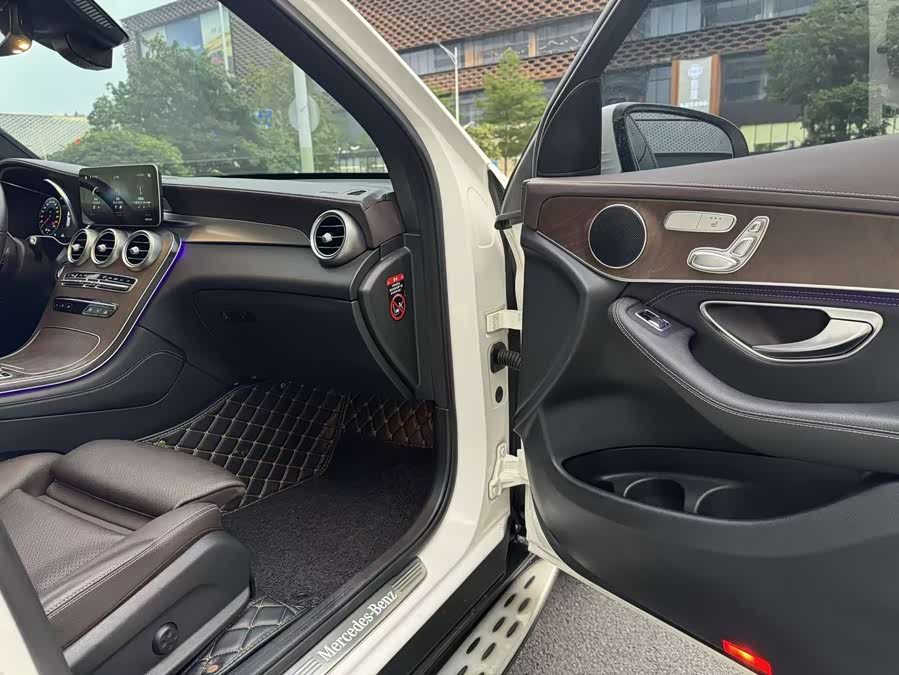 Mercedes-Benz GLC 2020 — фото 18
