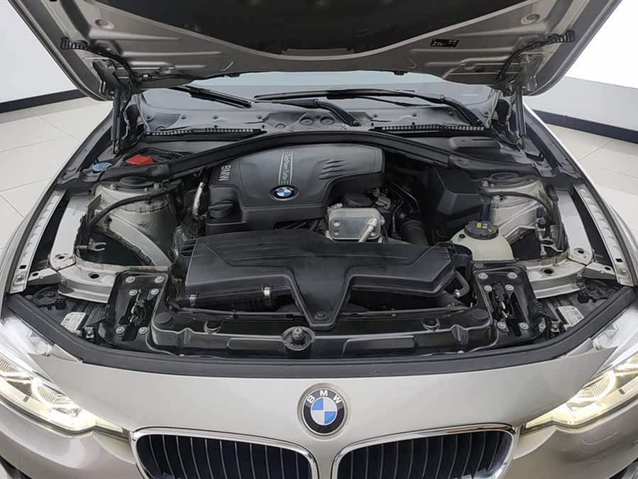 BMW 3 Series 2016 — фото 10