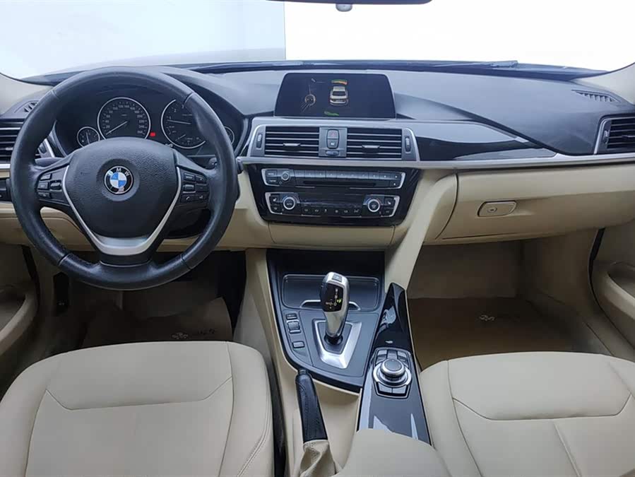 BMW 3 Series 2016 — фото 12