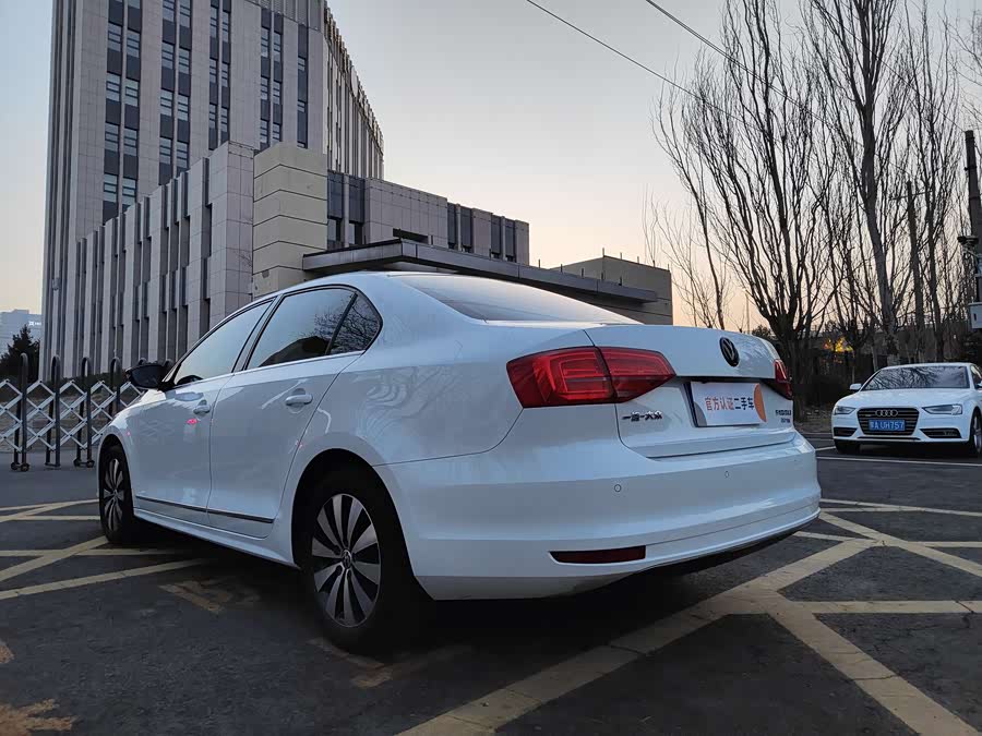 Volkswagen Sagitar 2018