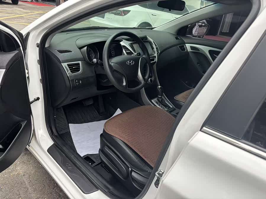 Hyundai Elantra 2016