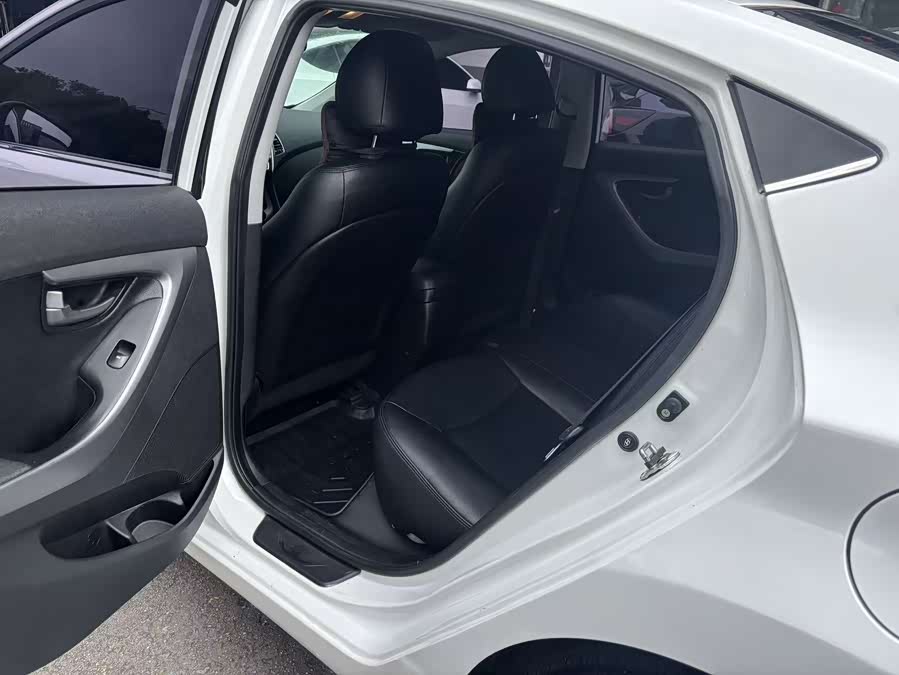 Hyundai Elantra 2016