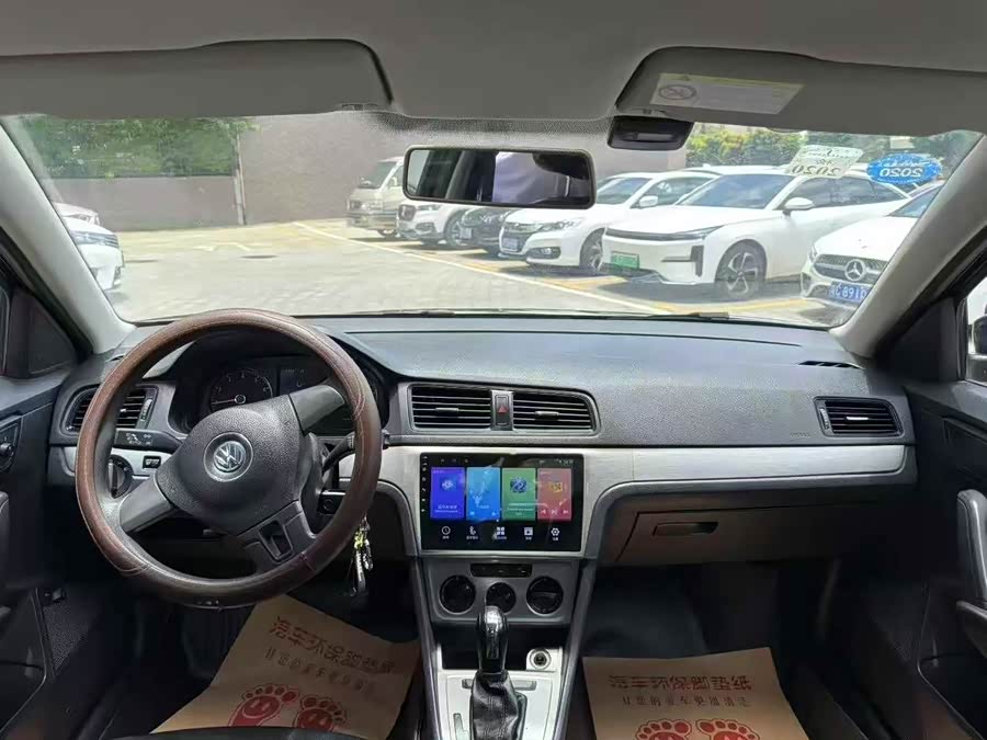 Volkswagen Lavida 2013