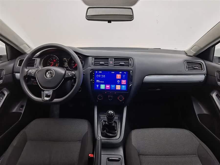 Volkswagen Sagitar 2015