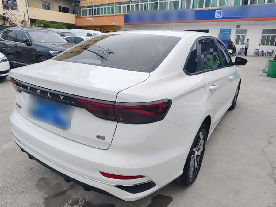 Geely Emgrand 2023