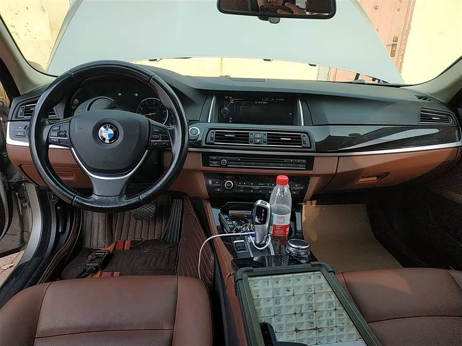 BMW 5 Series 2017 — фото 10