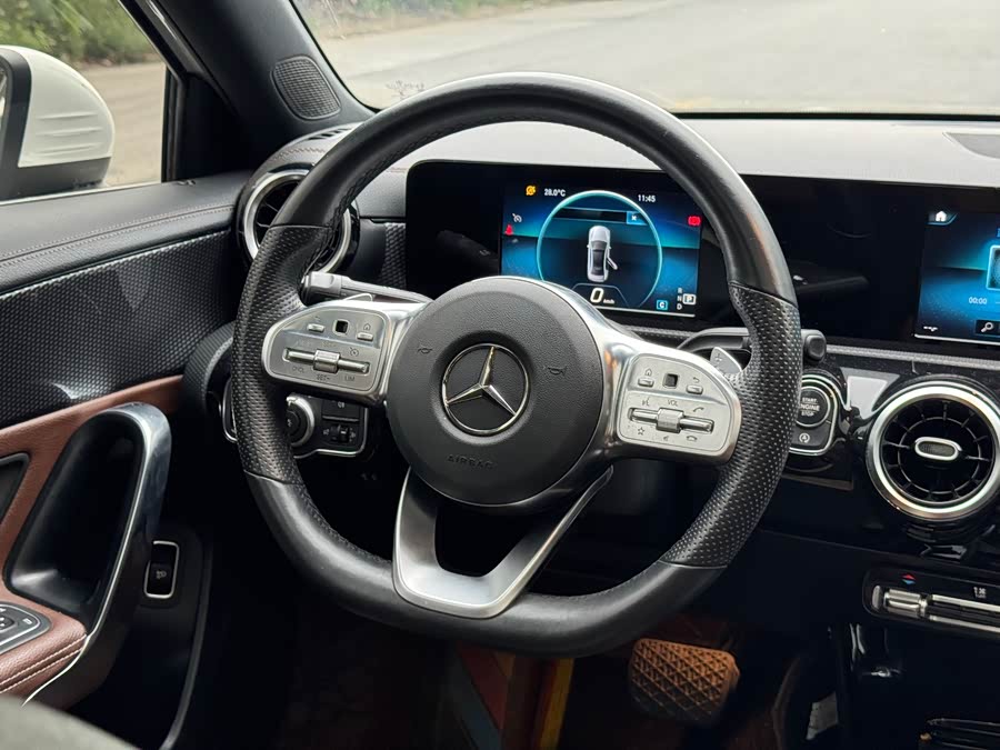Mercedes-Benz A-Class 2019 — фото 15