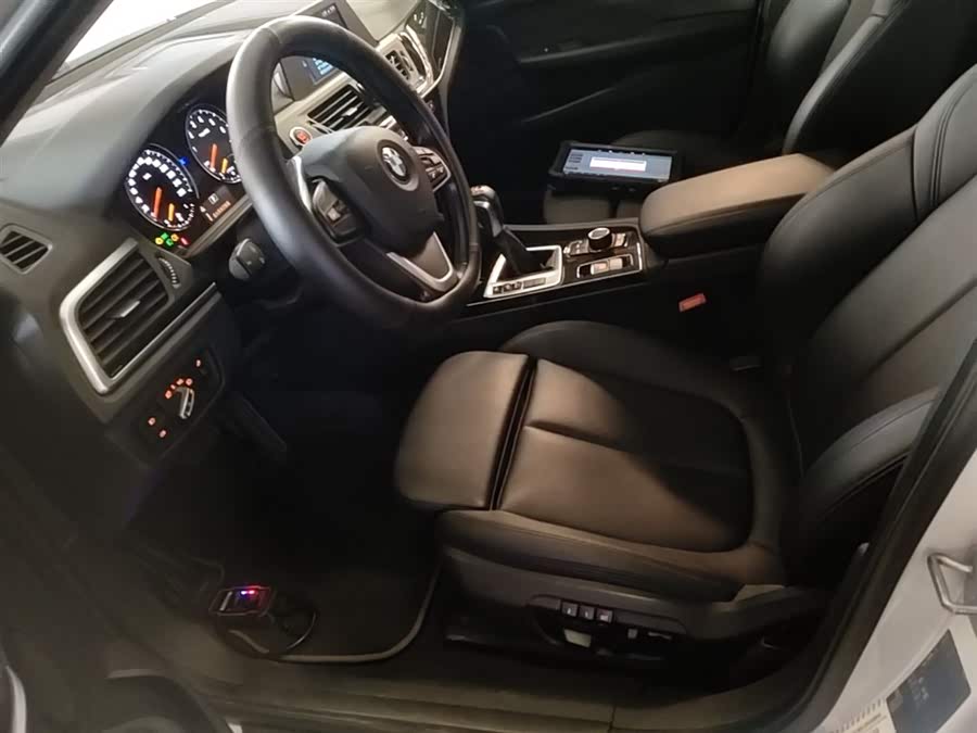 BMW 1 Series 2018 — фото 15