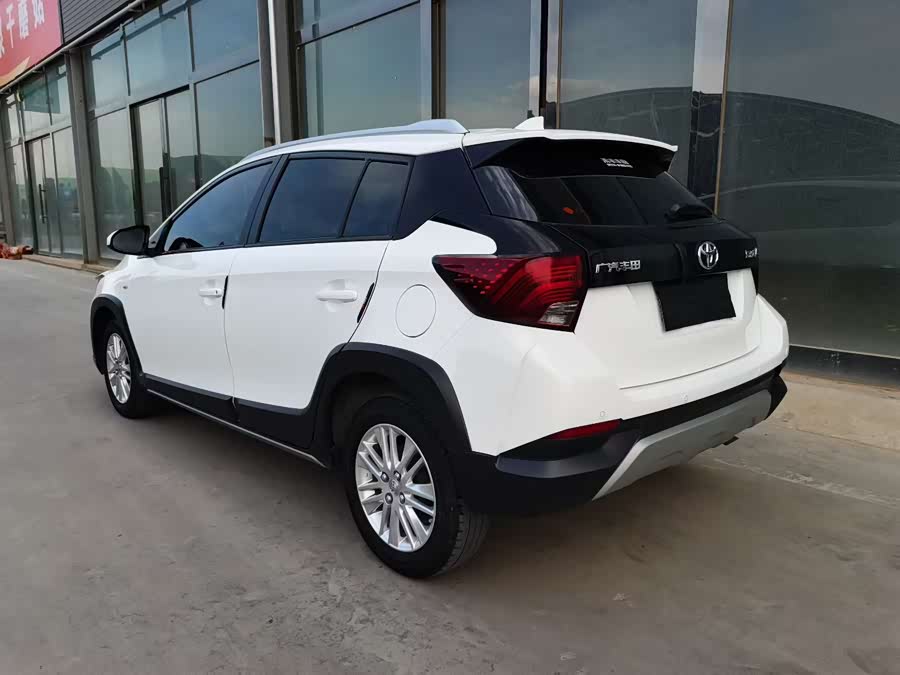 Toyota Yaris L 2021