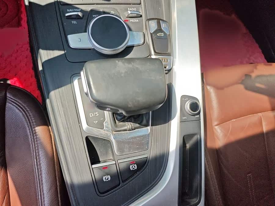 Audi A4L 2018