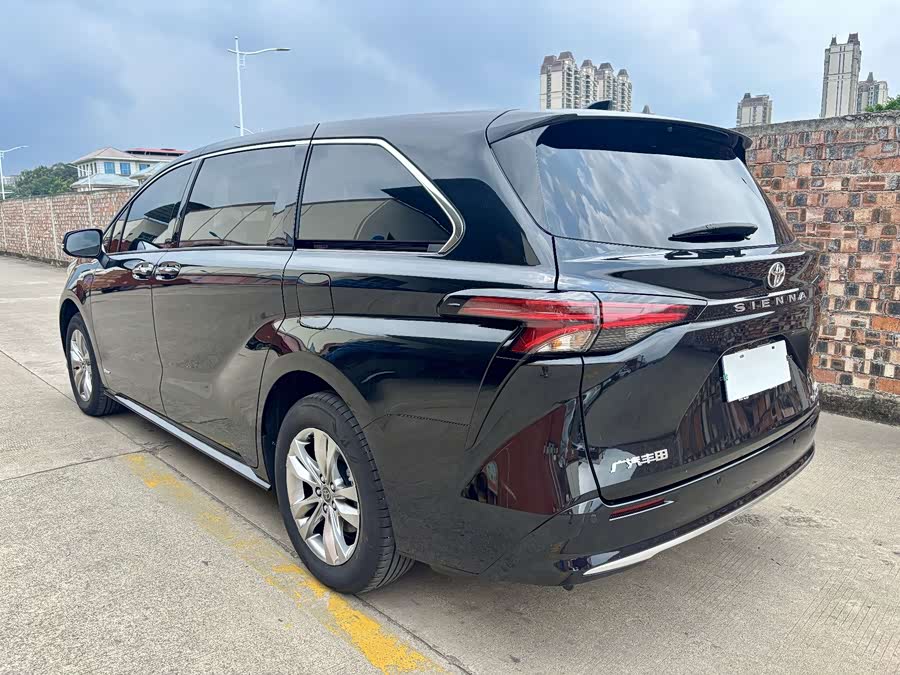 Toyota Sienna 2024