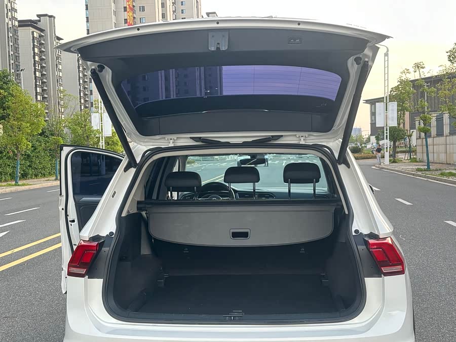 Volkswagen Tiguan L 2021 — фото 13