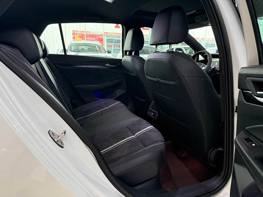 Volkswagen Golf 2023