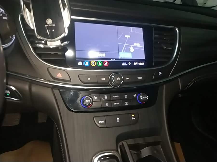 Buick LaCrosse 2019 — фото 13