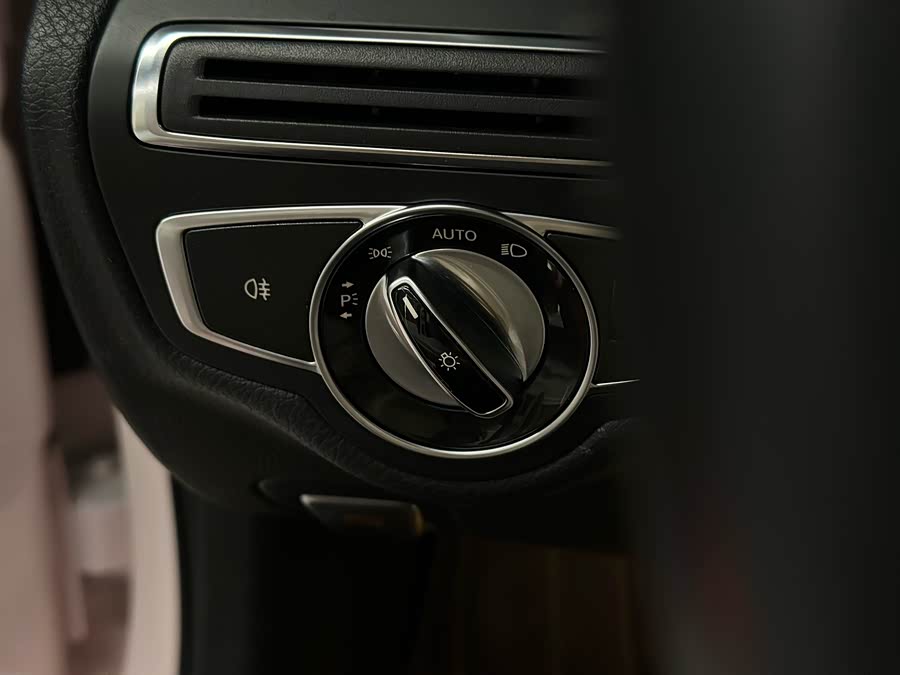 Mercedes-Benz C-Class 2015 — фото 18