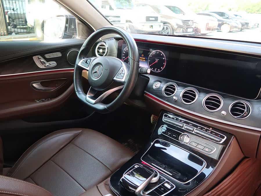Mercedes-Benz E-Class 2016 — фото 12