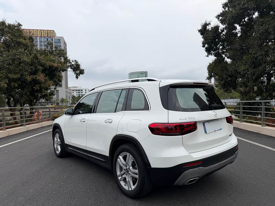 Mercedes-Benz GLB 2021