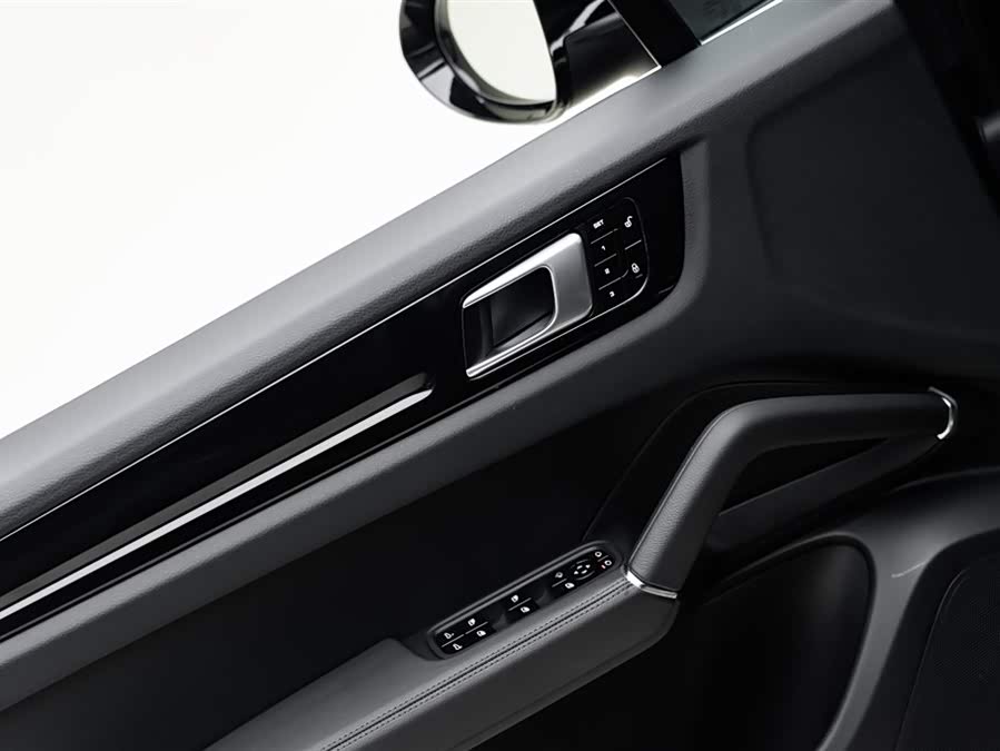 Porsche Cayenne 2018 — фото 16