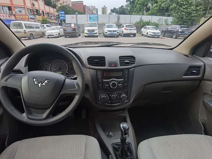 Wuling Hongguang 2018 — фото 15