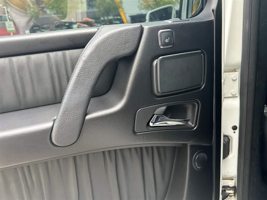 Mercedes-Benz G-Class 2017 — фото 11