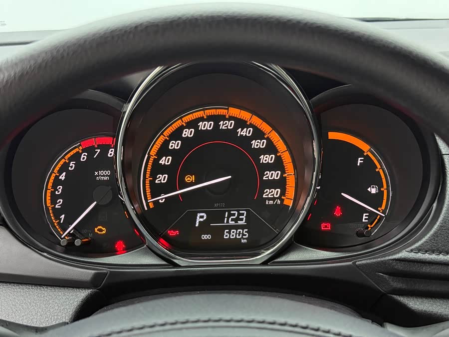 Toyota Yaris L 2022 — фото 17