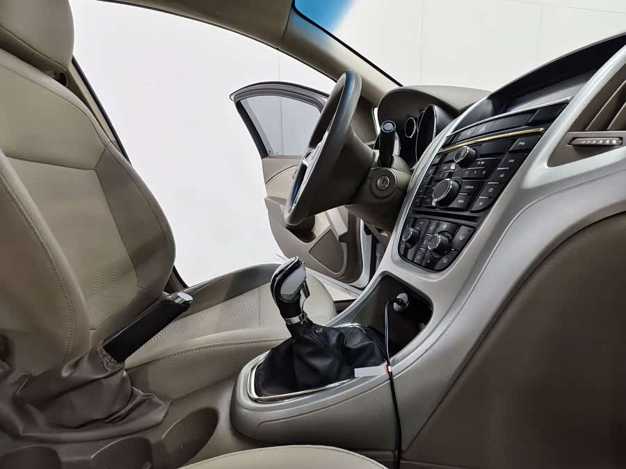 Buick Excelle GT 2013 — фото 15