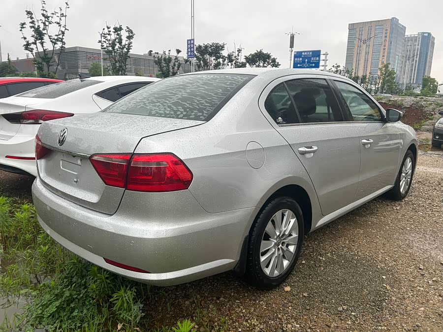 Volkswagen Lavida 2013