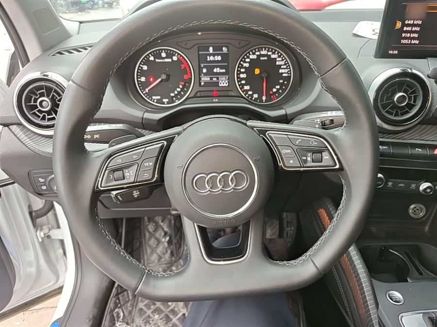 Audi Q2L 2023