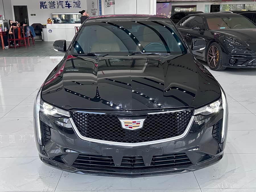 Cadillac CT4 2022