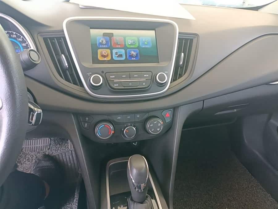 Chevrolet Cavalier 2018 — фото 13