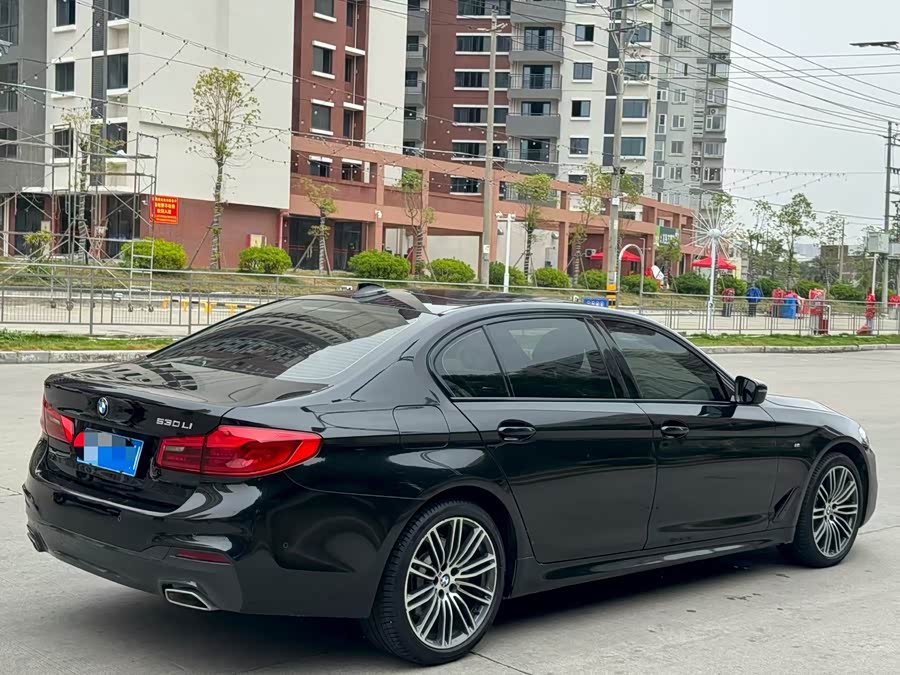 BMW 5 Series 2019 — фото 9