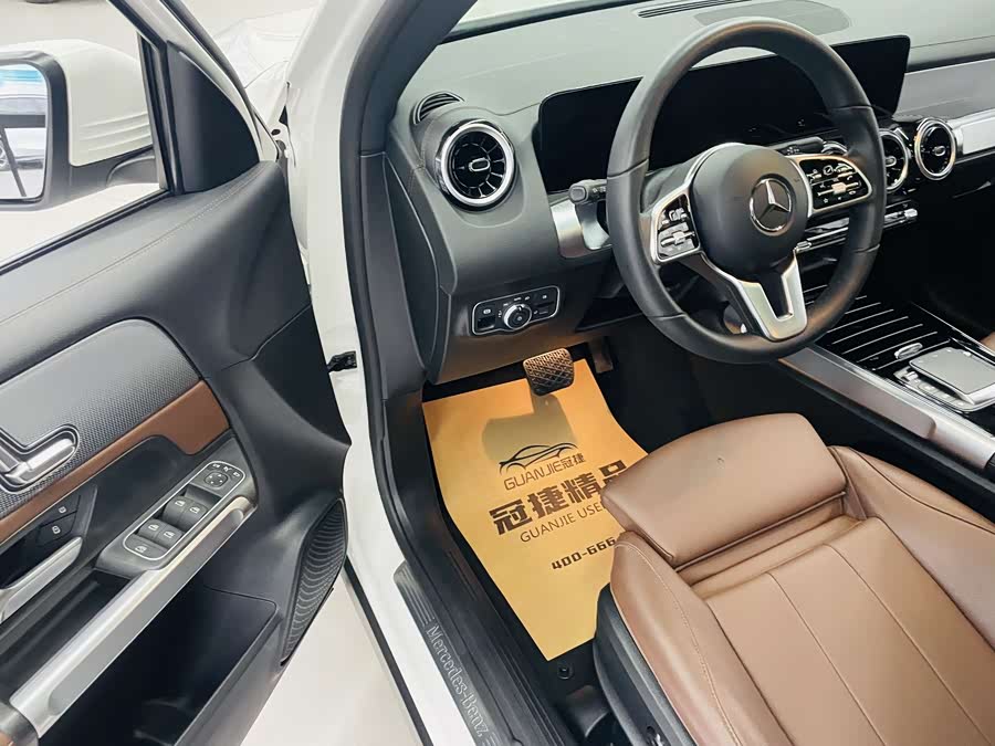 Mercedes-Benz GLB 2023