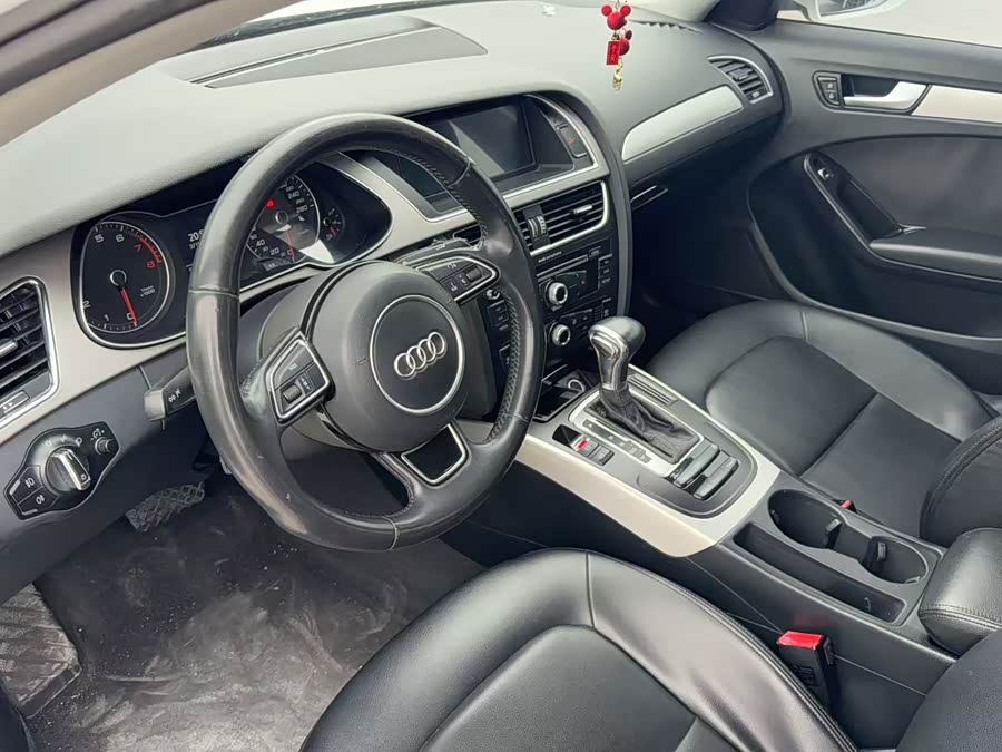 Audi A4L 2015