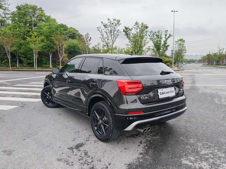 Audi Q2L 2021