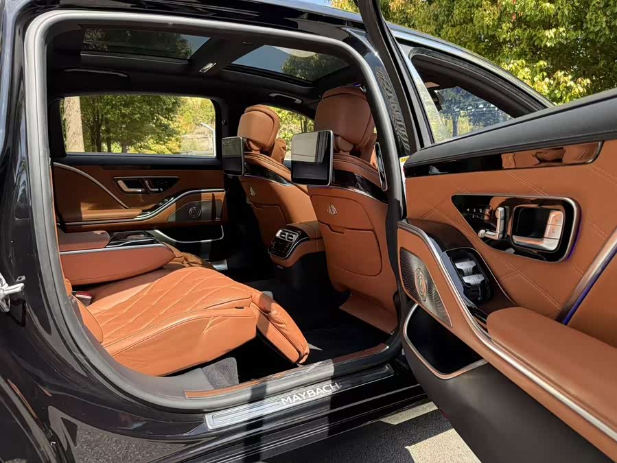Mercedes-Benz Maybach S-Class 2023 — фото 17