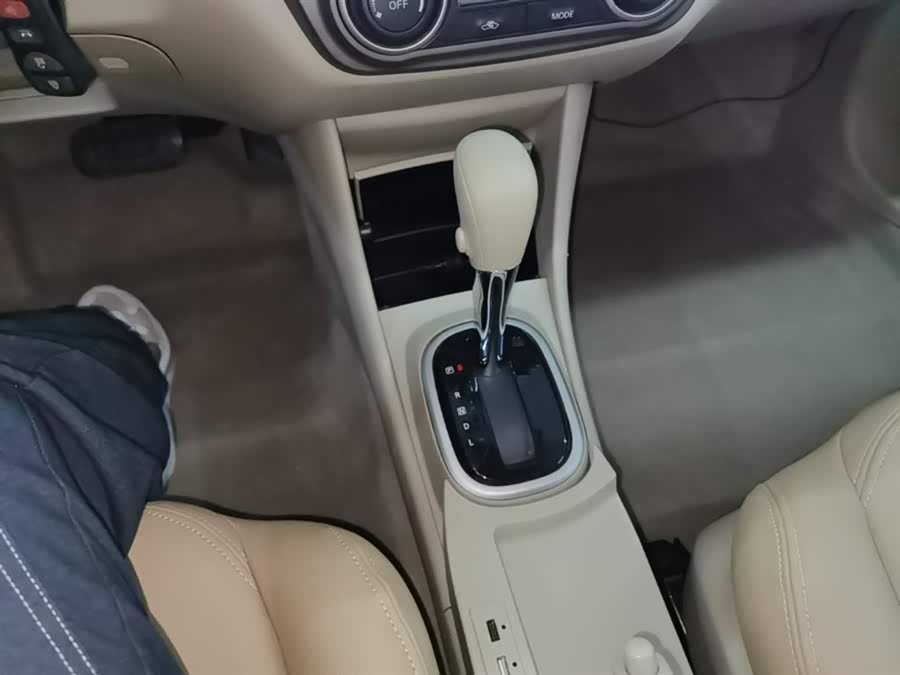 Nissan Sylphy 2018 — фото 14