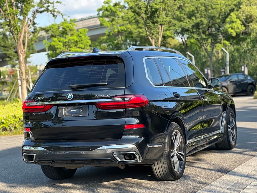 BMW X7 2021