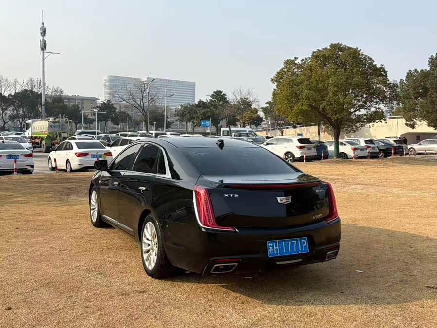 Cadillac XTS 2018 — фото 8