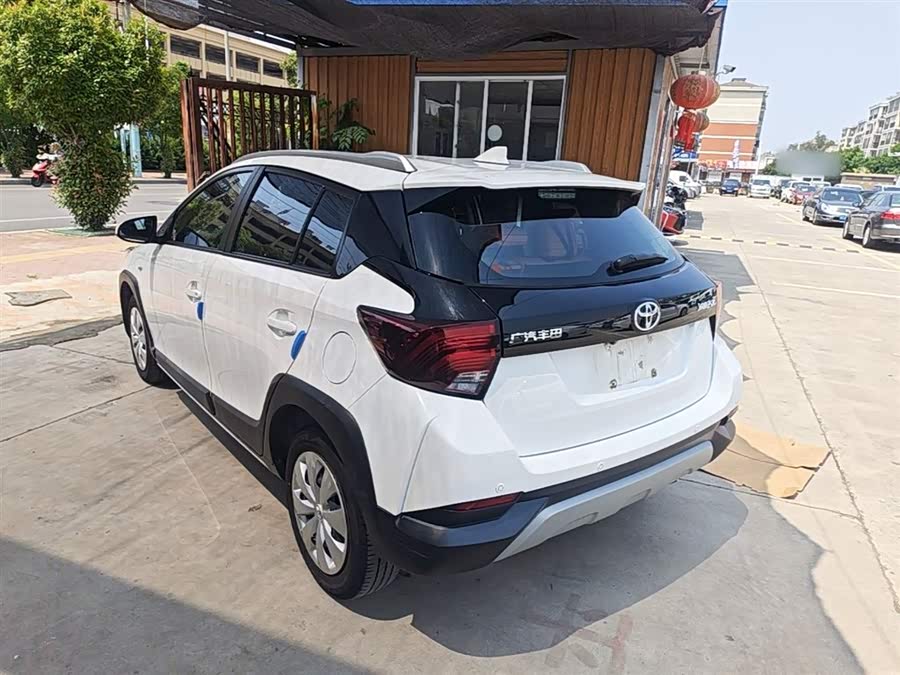 Toyota Yaris L 2021