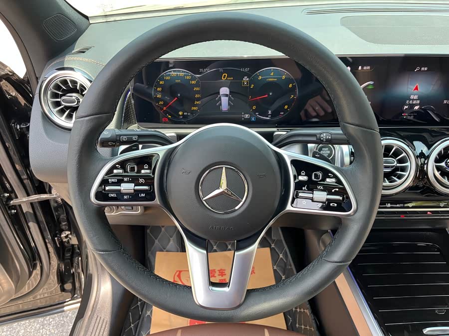 Mercedes-Benz GLB 2023 — фото 17