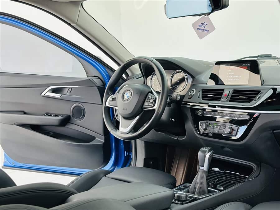 BMW 1 Series 2017 — фото 16