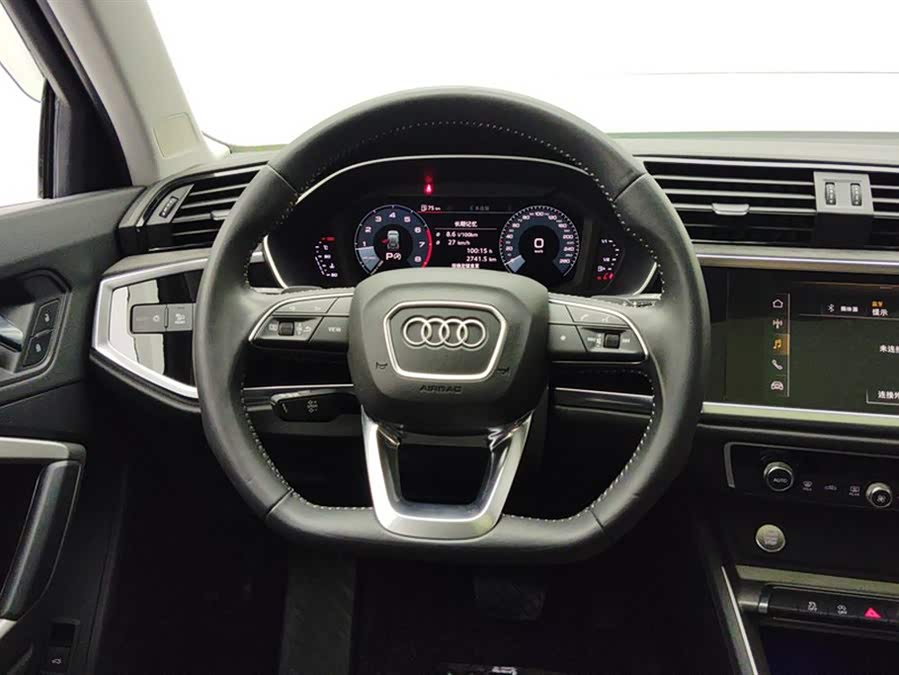 Audi Q3 2019 — фото 15