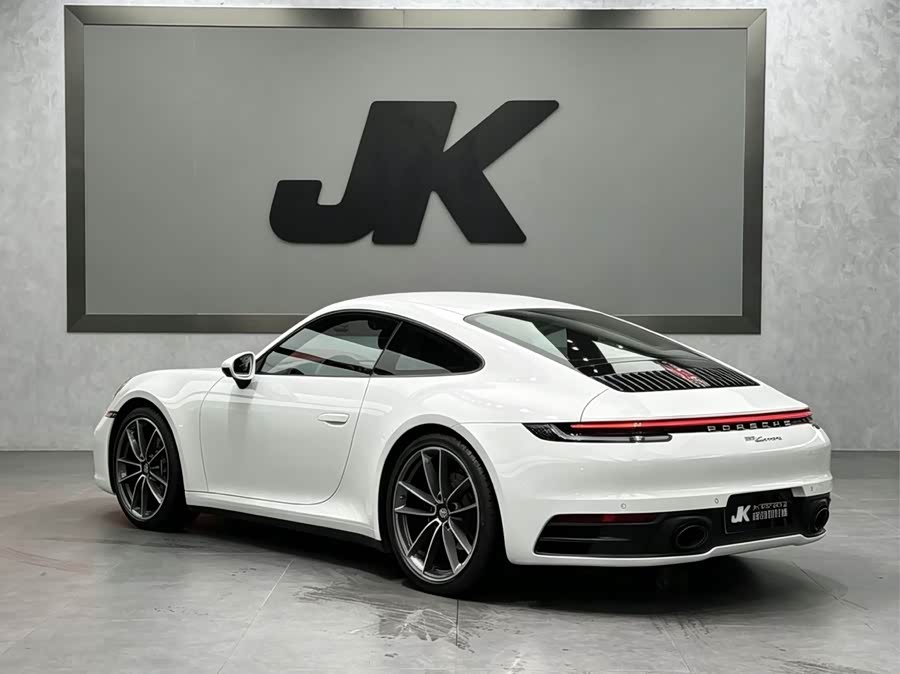 Porsche 911 2023