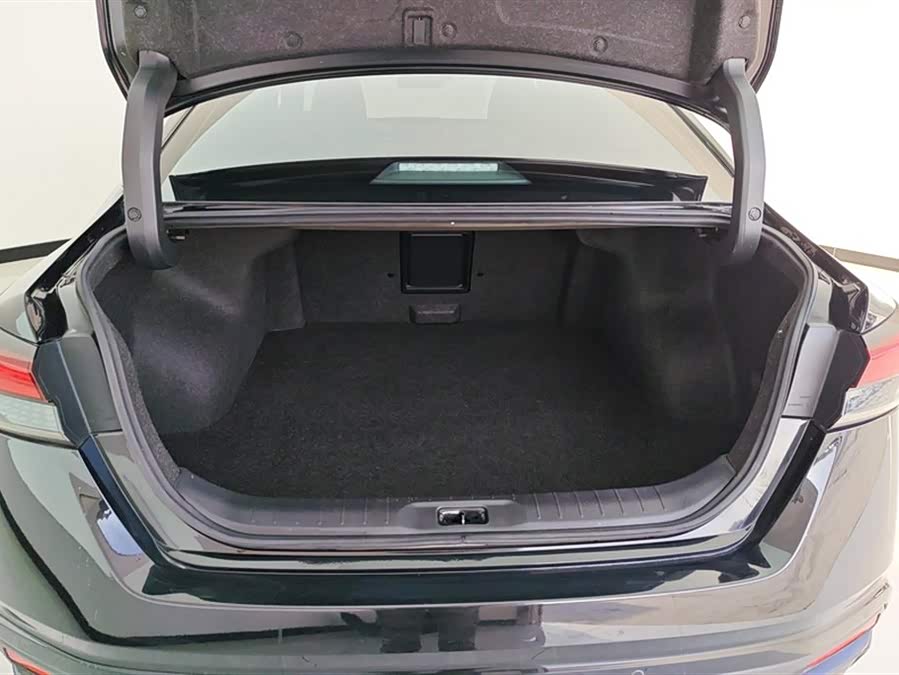 Nissan Teana 2022