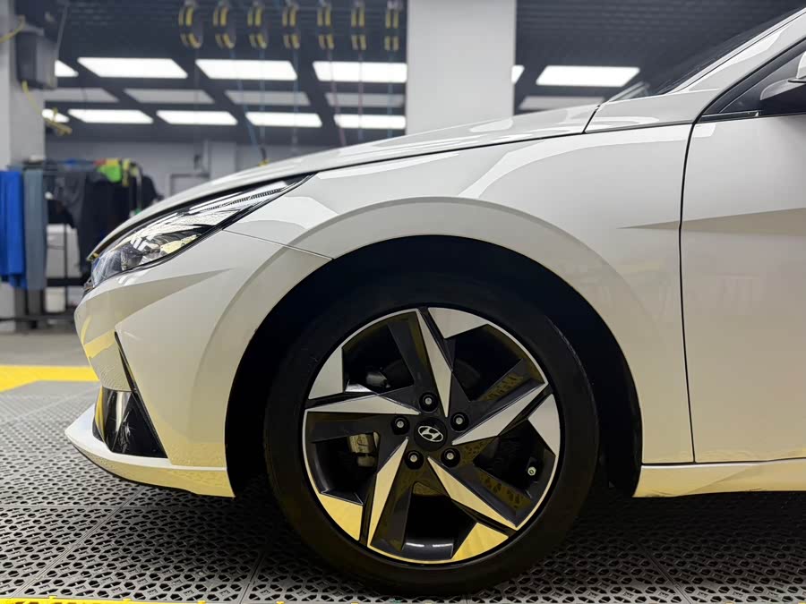 Hyundai Elantra 2022