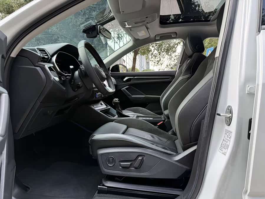 Audi Q3 Sportback 2023 — фото 12